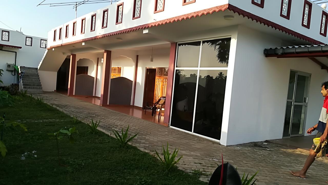 Nilaveli Gates Hotel Exterior photo