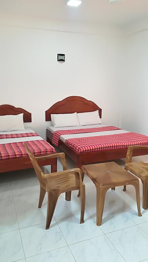 Nilaveli Gates Hotel Room photo